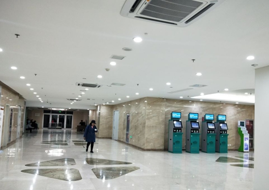 山東省立醫(yī)院整形外科干凈整潔的走廊